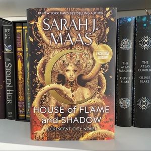 House of Flame and Shadow Sarah J Maas